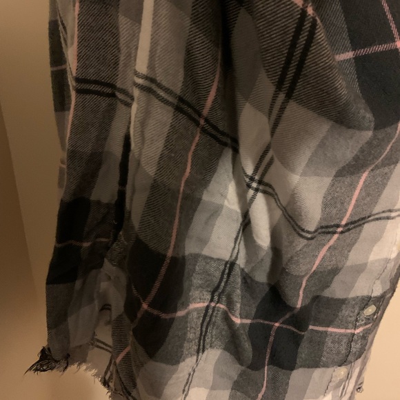 Aerie- Black/White Button Down Flannel - Picture 5 of 8